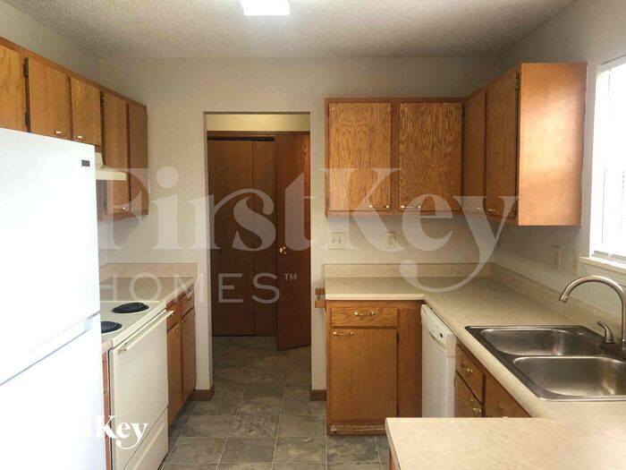 Building Photo - 6602 Hazelhatch Dr