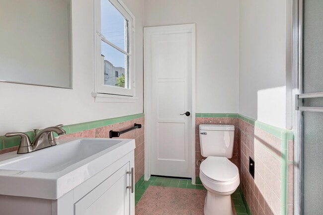 Building Photo - Clarkhill Residences LLC - 145