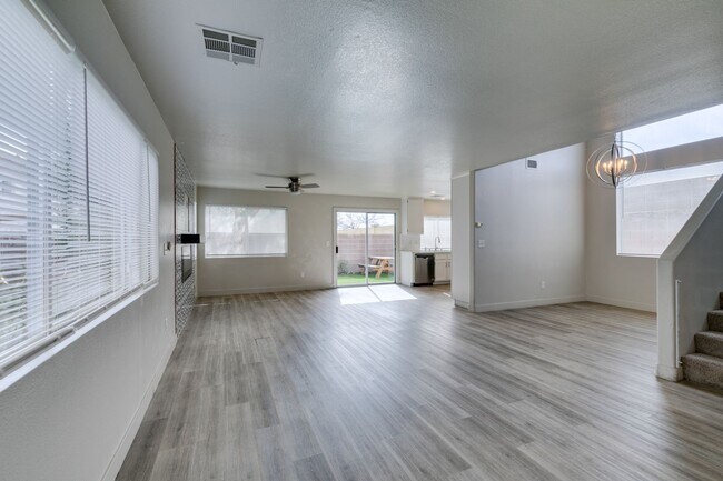 Building Photo - SUMMERLIN BEAUTY WITH TONS OF UPGRADES*3 LARGE BEDROOMS*COMMUNITY POOL*