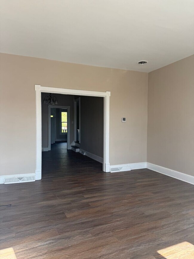 Building Photo - Duplex located on Winter Street in Hagerstown