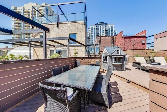 Building Photo - 411 W Ontario St