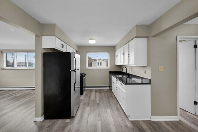 Building Photo - 3873 E Galbraith Rd