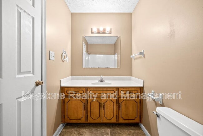 Building Photo - 308 Thompsonville Ln