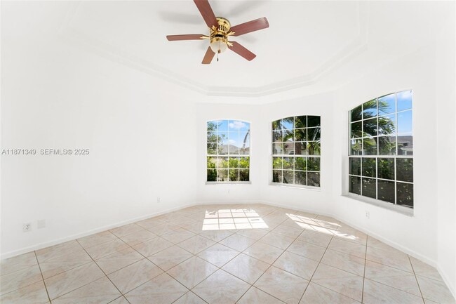 Building Photo - 4657 SW Leeward St