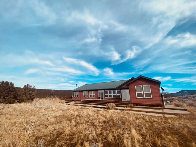 Building Photo - 4 Bedroom 3 Bath House