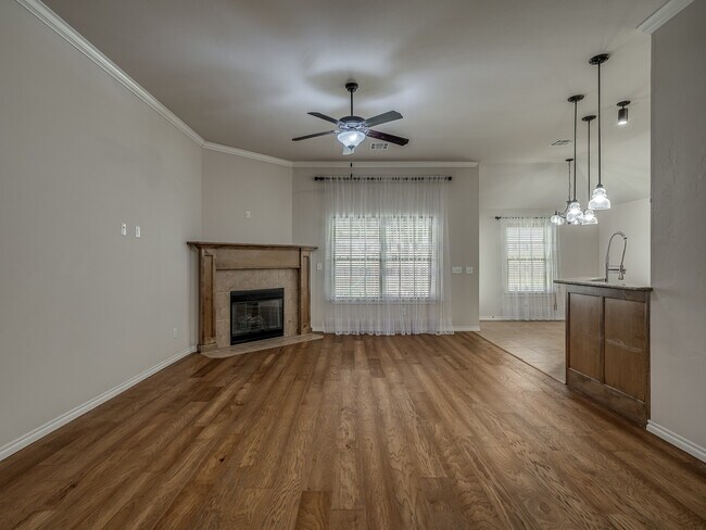 Building Photo - 1208 Greenfield Ave