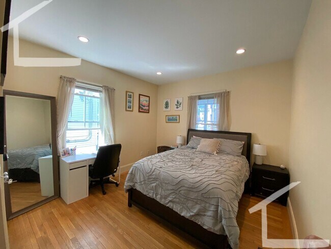 Primary Photo - 23 Lothrop St
