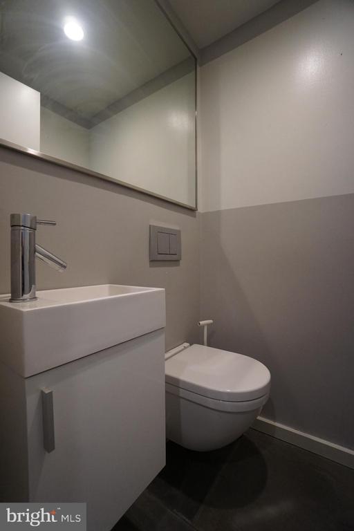 Building Photo - 1707 N Howard St