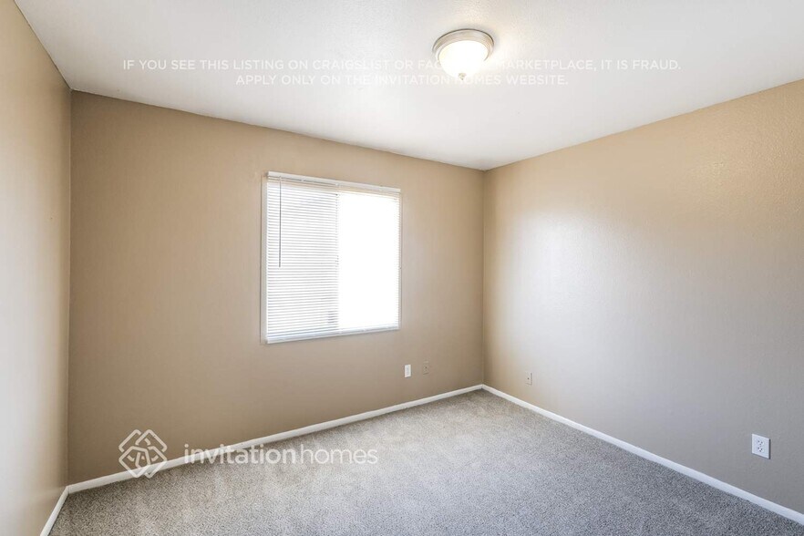 Building Photo - 3410 N 90th Dr