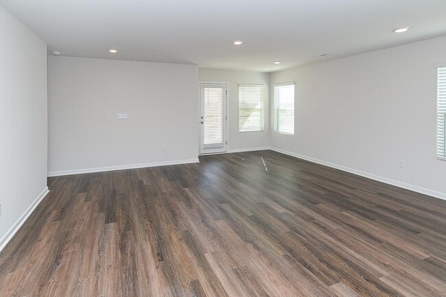 Building Photo - 130 Nettle Leaf Dr