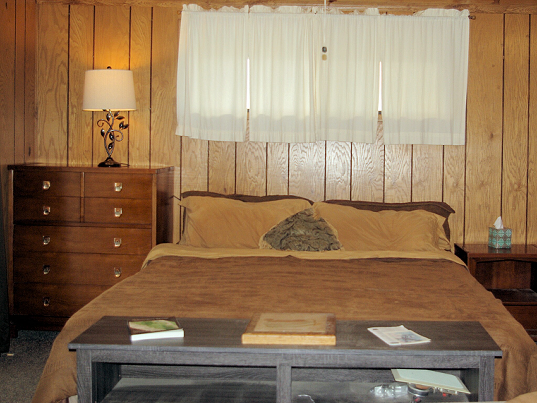 King size bed, dresser, nite stand. - 26180 Whispering Oak Ln