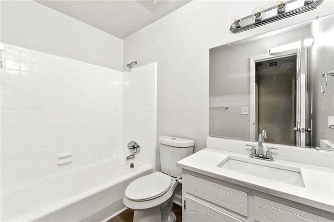 Building Photo - 208 S Rockborough Ct