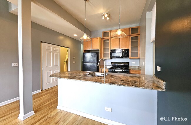 Building Photo - 1411 W Ohio St