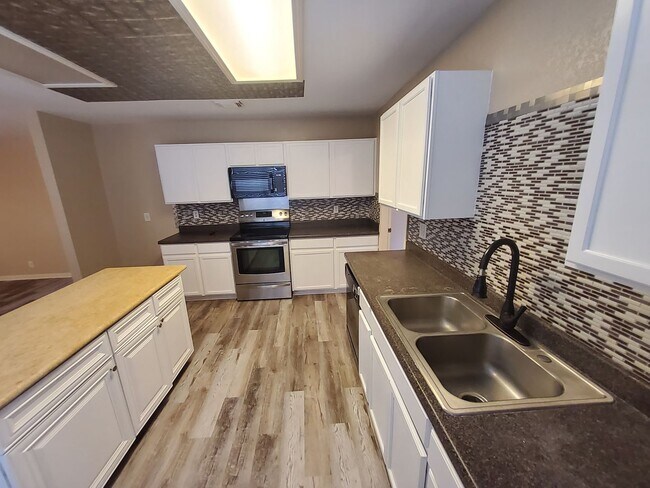 Building Photo - 14819 Mountainside Ridge