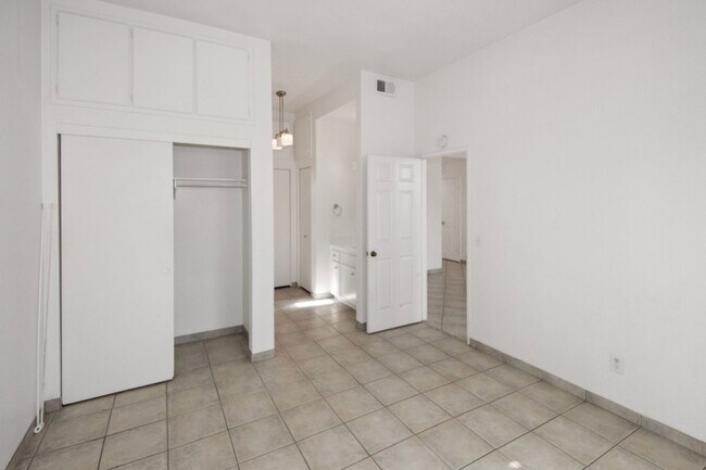 Building Photo - Long Term, Unfurnished Rental in Imperial ...