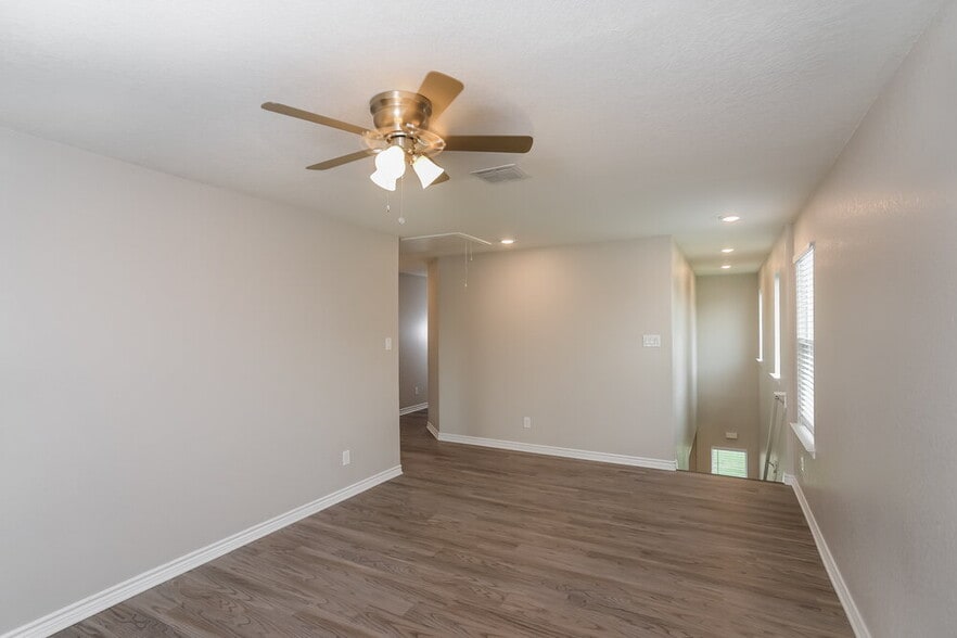 Building Photo - 14619 Jocasta Dr