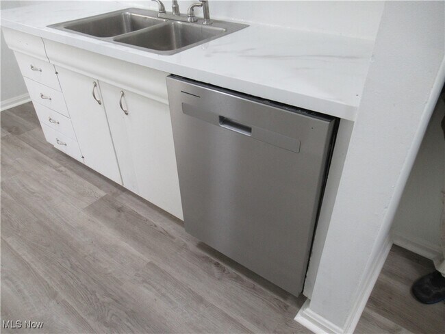 Building Photo - 12213 Mortimer Ave