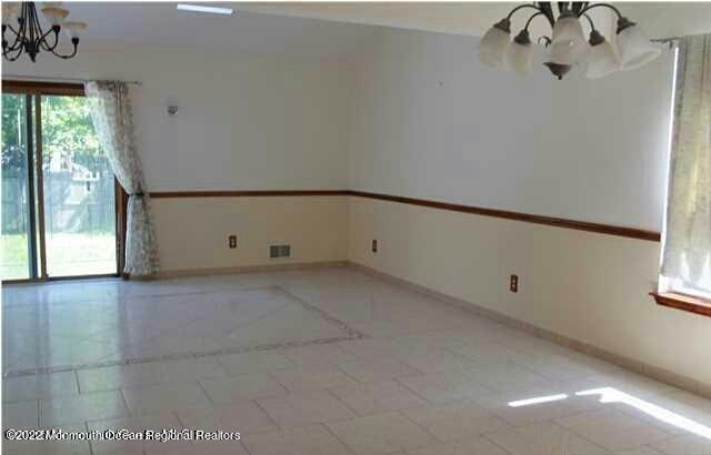 Building Photo - 319 Church St