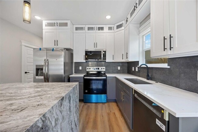 Building Photo - 4624 Mayflower St
