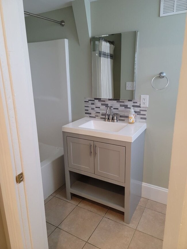 Building Photo - 3412 E Marshall St