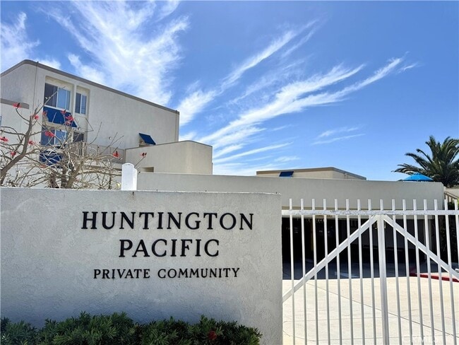 Building Photo - 711 Pacific Coast Hwy