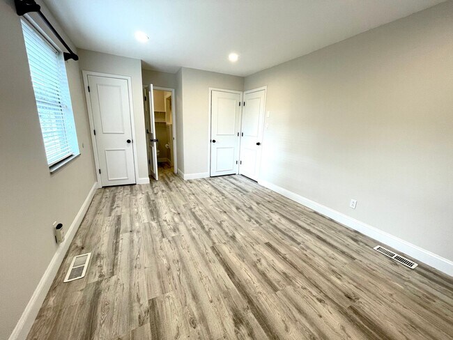 Building Photo - Updated 4 Bedroom, home Farragut!