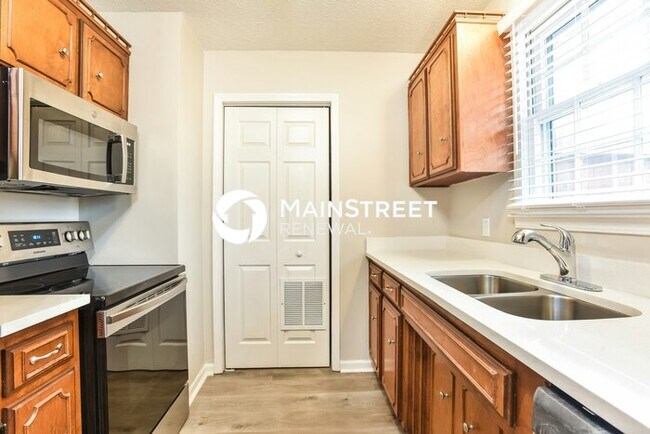 Building Photo - 3 Bedroom Pet-Friendly Home in SMYRNA, TN with Main Street Renewal