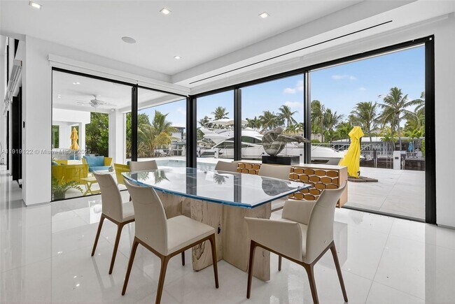 Building Photo - 401 Lido Dr