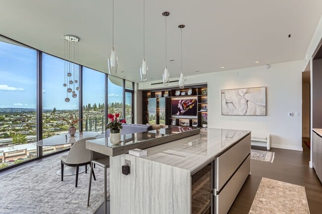 Building Photo - Avenue Estates Condominiums ~ Downtown Bel...