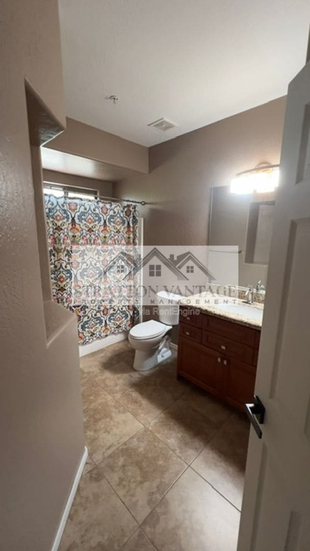 Building Photo - 1351 N Pleasant Dr