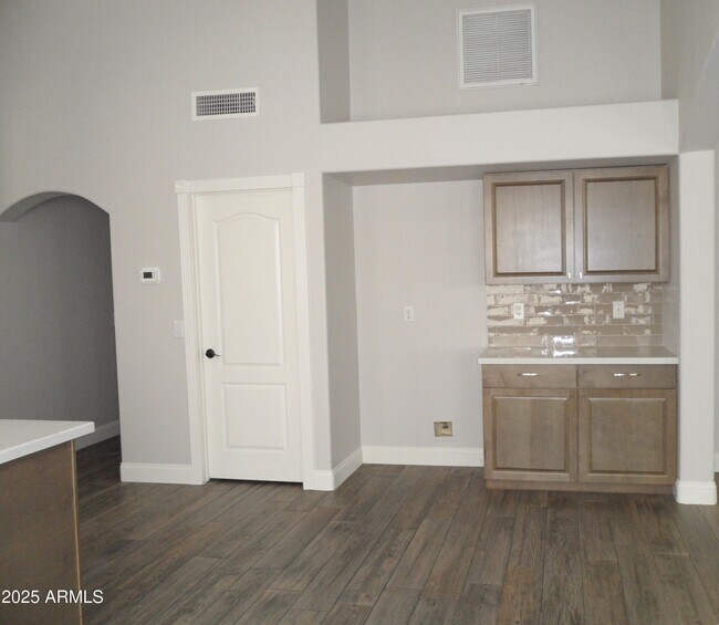 Building Photo - 7864 E Osage Ave