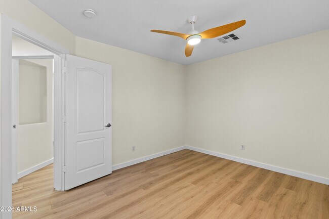 Building Photo - 14369 W Lexington Ave