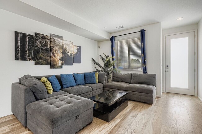 Building Photo - Beautiful Townhome- Great location off Tower Road! Low-maintenance living! (1/2 off 1st months' r...