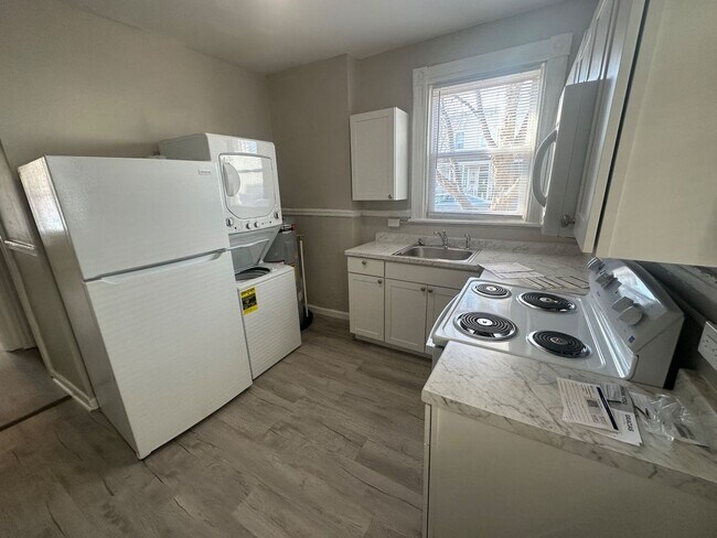 Building Photo - 22 S Plum St