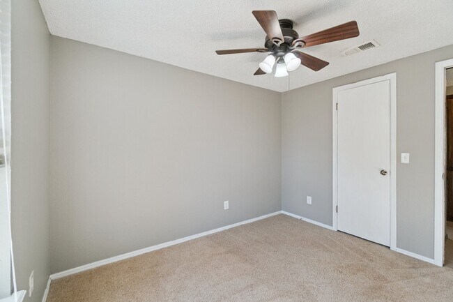 Building Photo - 1205 Swan Lake Rd