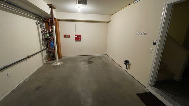 Building Photo - Spacious Furnished 3-Bedroom Condo – All U...