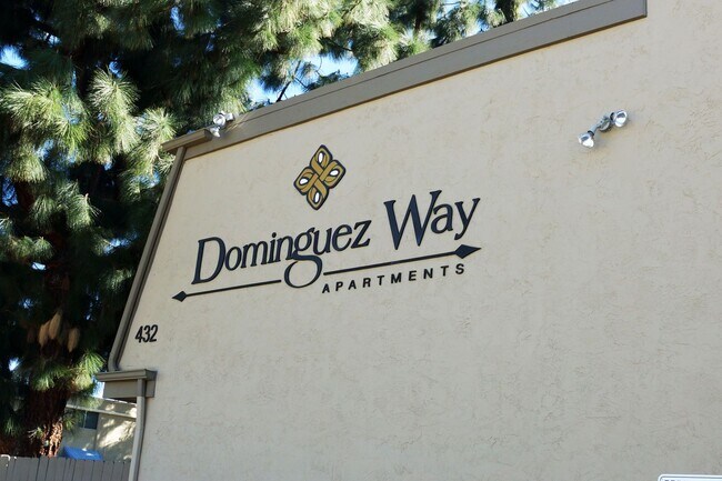 Building Photo - *2 WEEKS FREE!* El Cajon 2 BR w/ Parking, ...