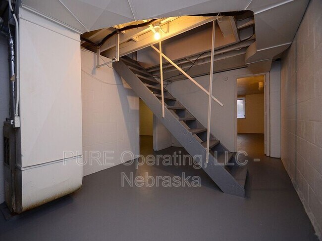 Building Photo - 9310 Binney St