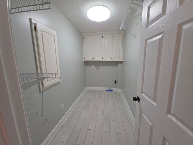 Building Photo - Beautiful Single Family Home