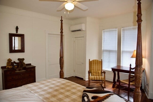 Building Photo - Stunning Furnished Historic Renovation in ...