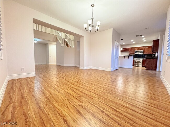 Building Photo - 117 Tall Ruff Dr