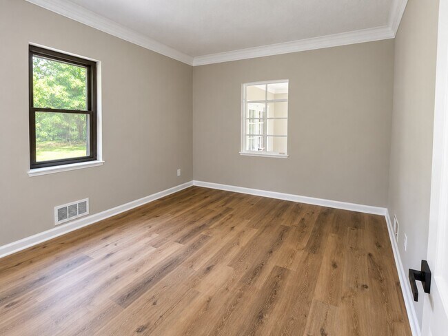 Building Photo - 25855 Highland Rd