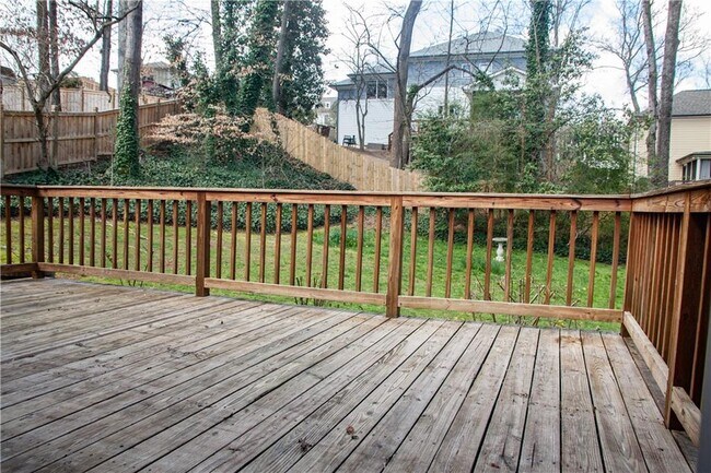 Building Photo - 2310 Poplar Springs Dr NE