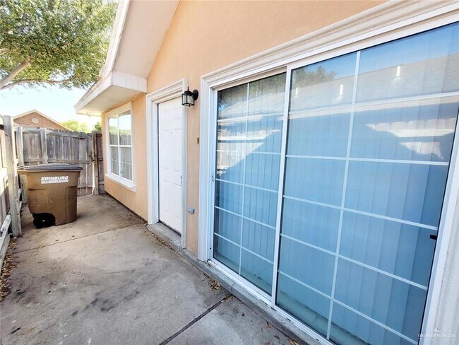 Building Photo - 2604 W Ringold Cir