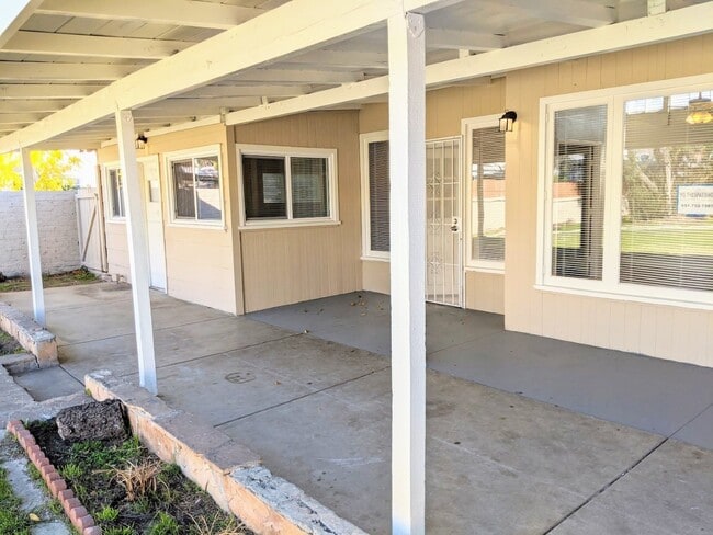 Building Photo - 156 E Marshall Blvd