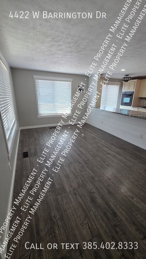 Building Photo - 4422 Barrington Dr