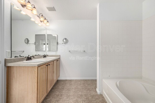 Building Photo - 9770 Mayfair St