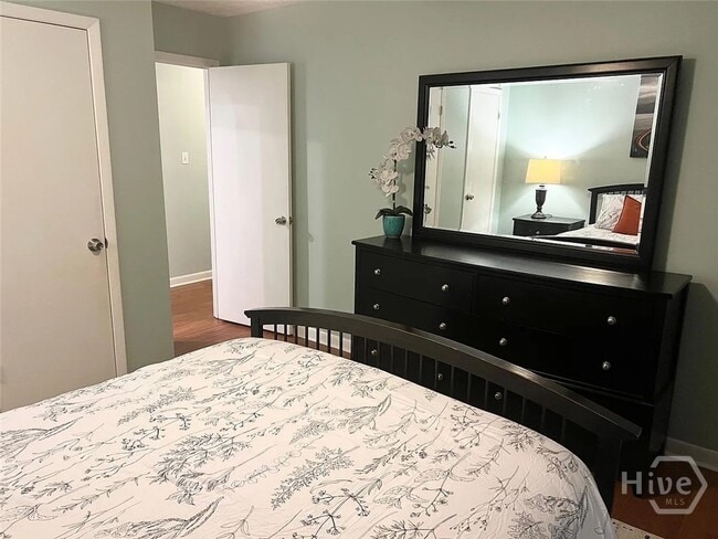 Building Photo - 12 St Moritz Ct