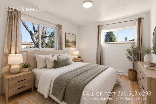 Building Photo - 903 S Simms St