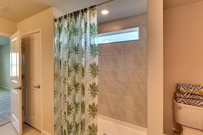 Building Photo - 8921 Royal River Cir